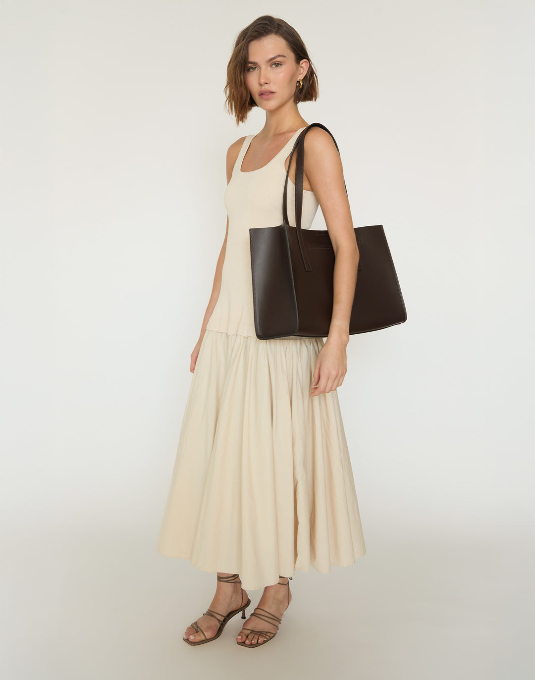 HYER GOODS Tolentino Tote in Dark Chocolate Brown #color_dark-chocolate
