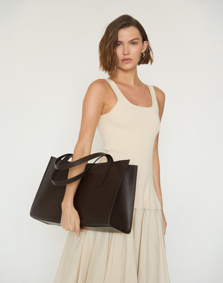 HYER GOODS Tolentino Tote in Dark Chocolate Brown #color_dark-chocolate