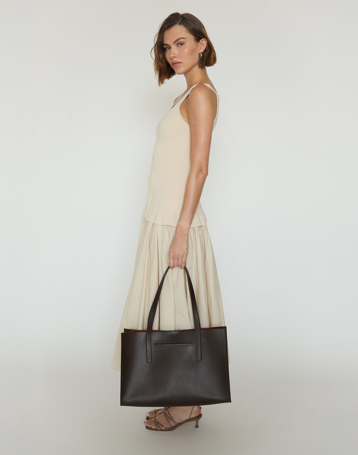 HYER GOODS Tolentino Tote in Dark Chocolate Brown #color_dark-chocolate