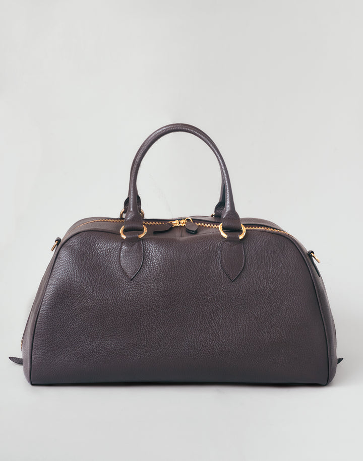 HYER GOODS dark brown leather la via weekender duffel bag front view #color_dark-chocolate