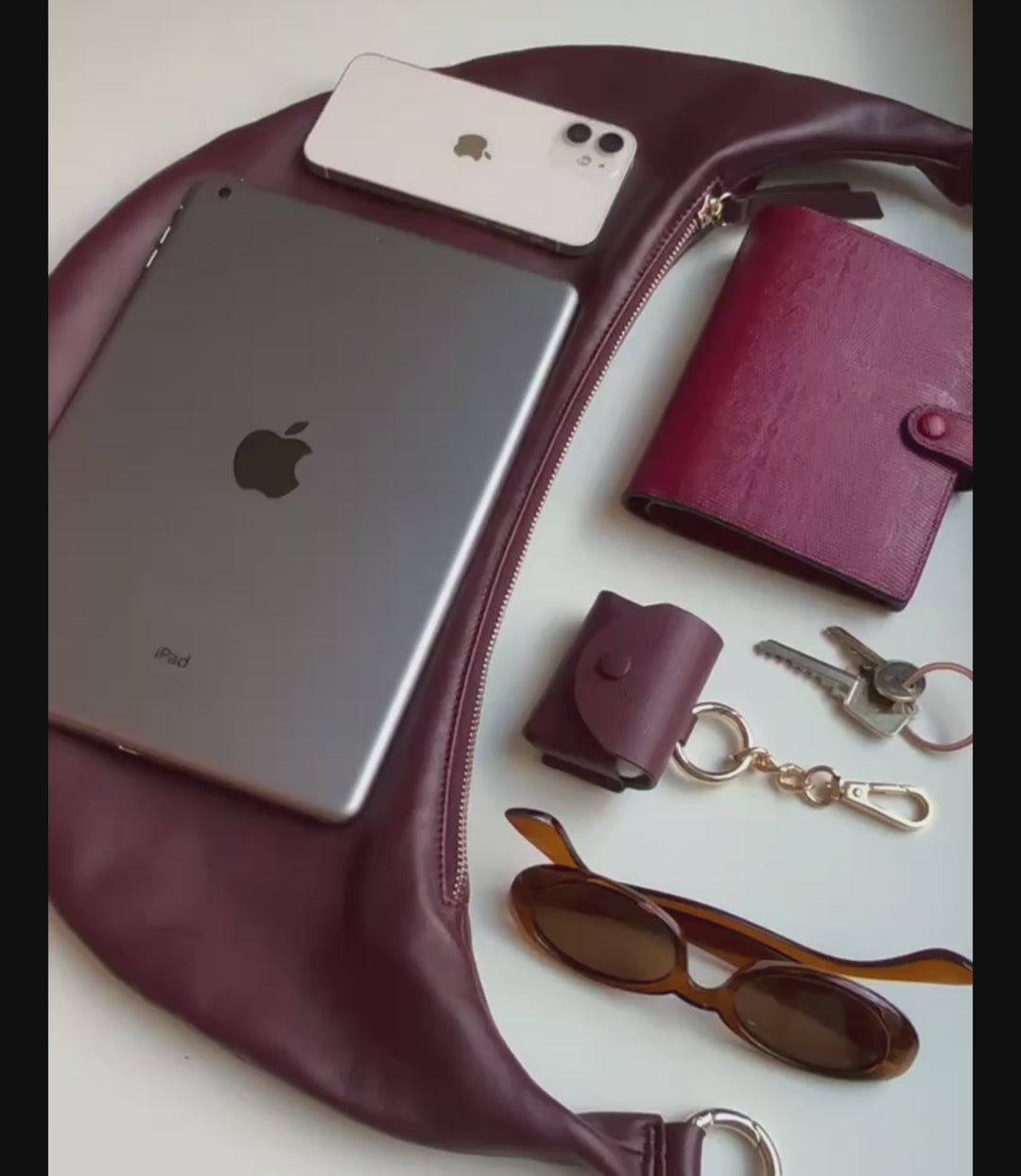 hyer goods ring bag convertible leather hobo bag#color_taupe