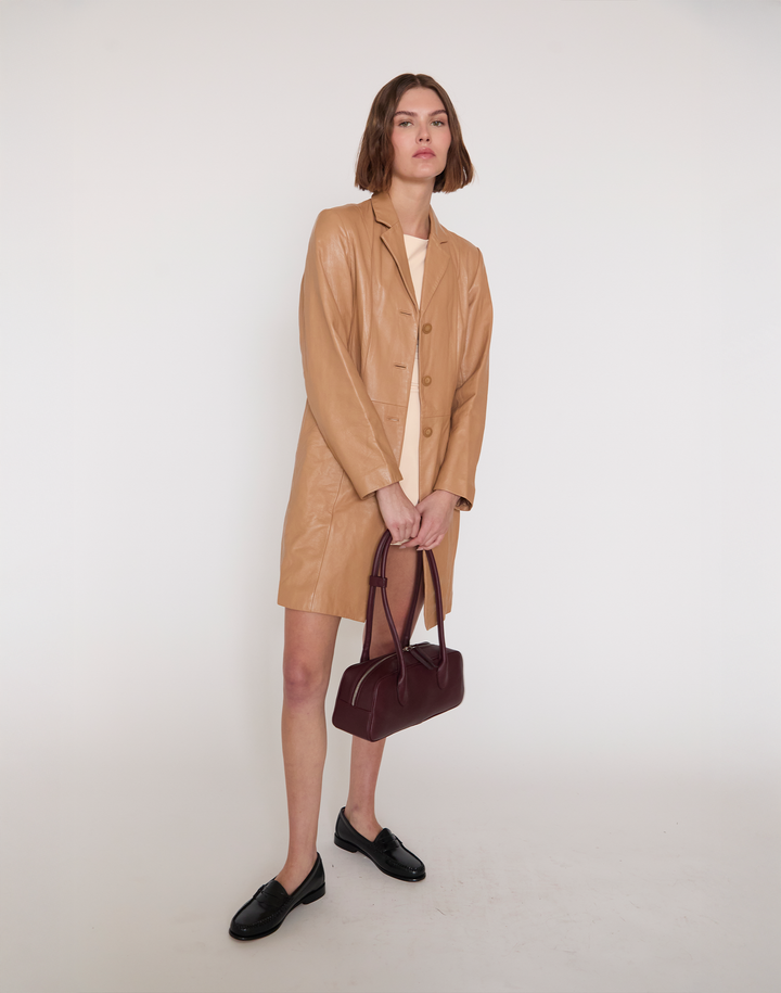 HYER GOODS La Strada East West Bag in burgundy wine #color_burgundy