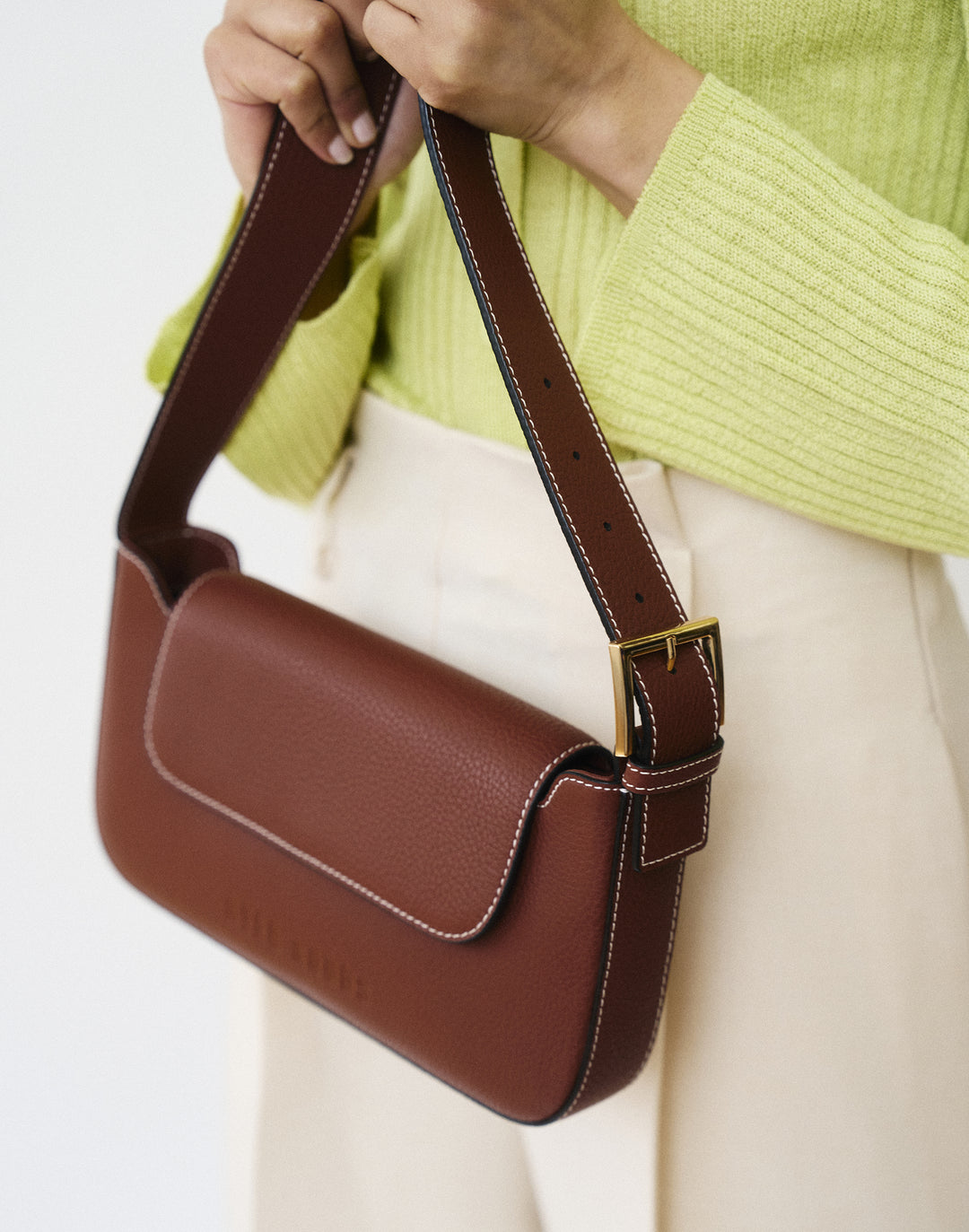 hyer goods 90s baguette shoulder bag with buckle tan brown#color_saddle-brown